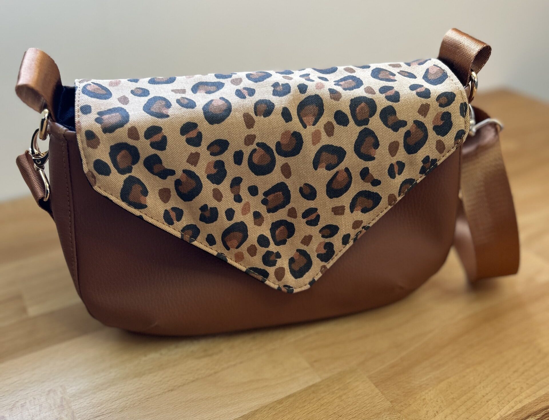 Sac modulable base camel, léopard, rabat interchangeable, rabat amovible, transformable, fabriqué en France, Pont-à-Mousson